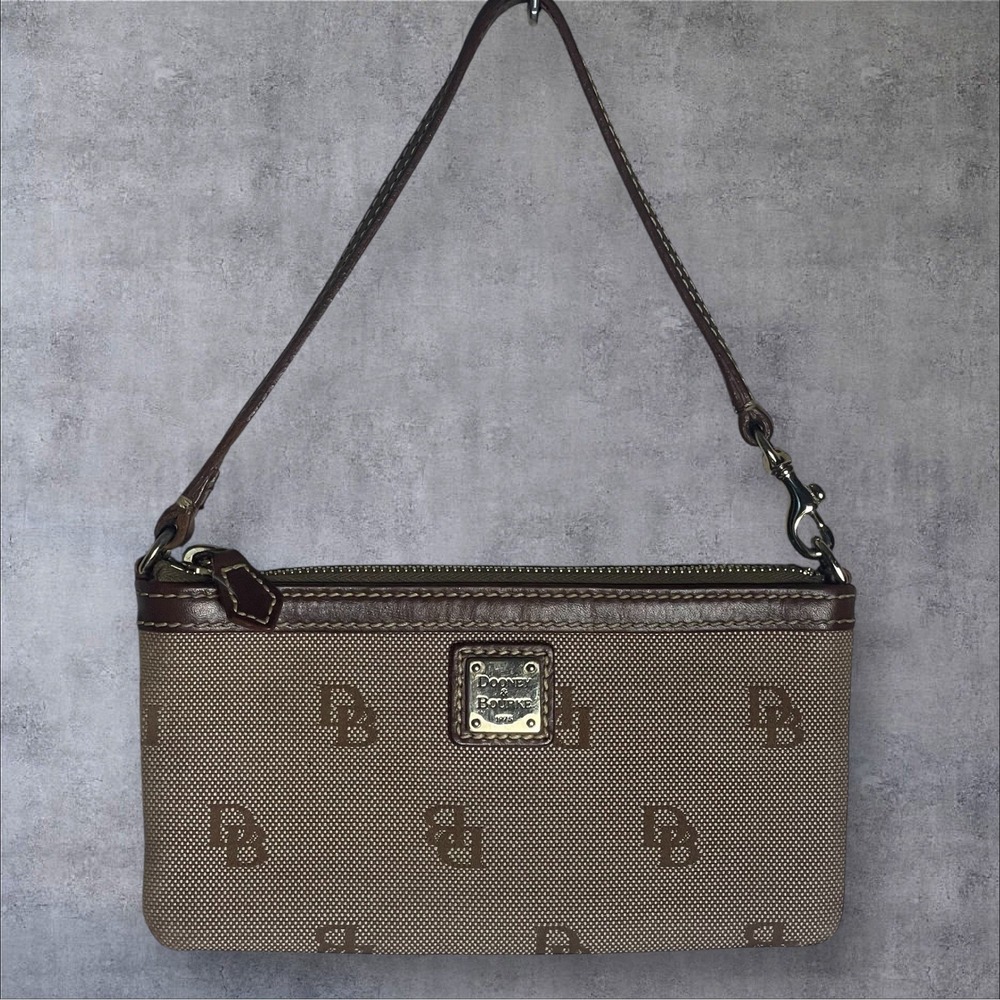 Vintage Y2K Dooney Bourke Clutch Wristlet Brown/Beige Zip Signature Logo